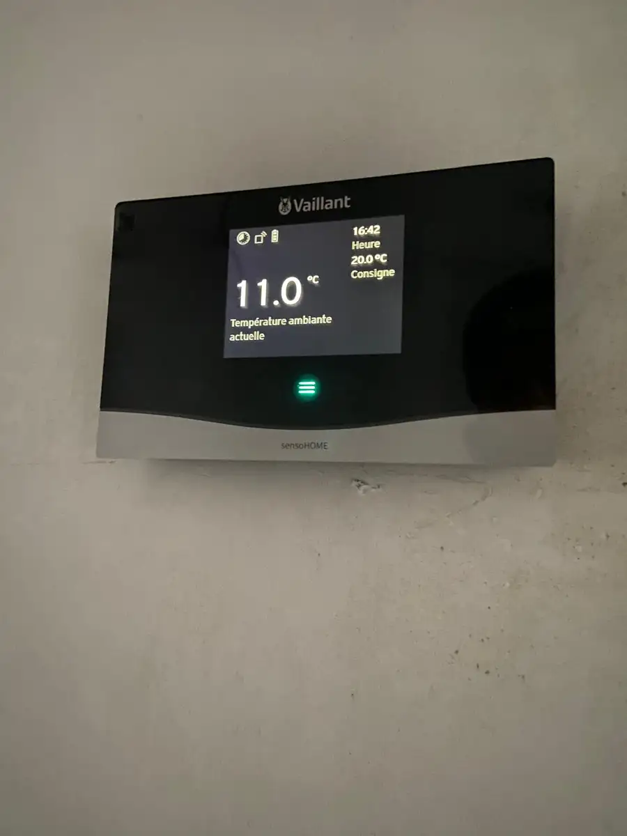 Thermostat d'ambiance connecté posé par MEZATEC